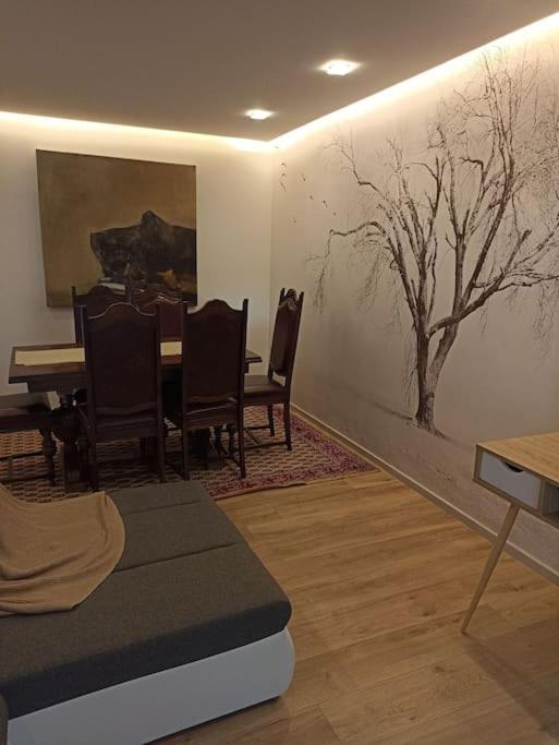 Pfastatt Tres Bel Appartement Rez De Jardin Appart De 53M2. מראה חיצוני תמונה
